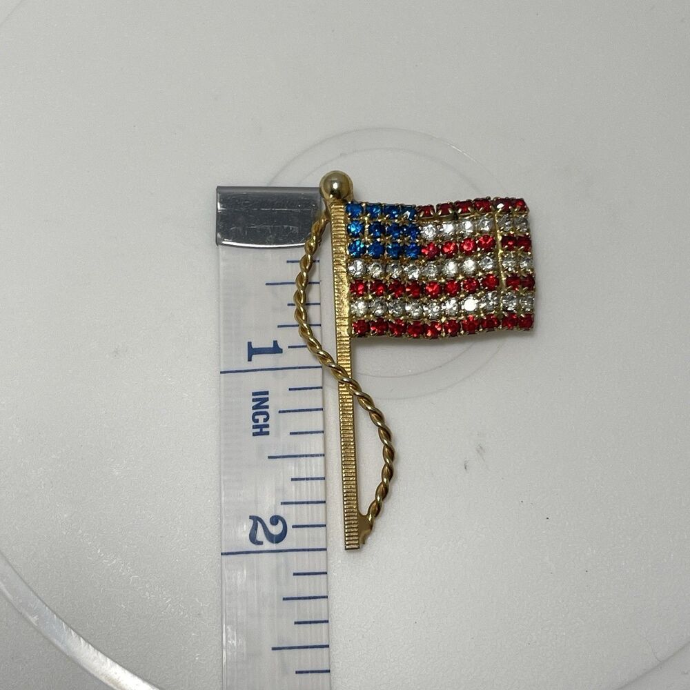 Vintage Rhinestone American Flag Brooch Gold Tone Patriotic Pin - Picture 3 of 3